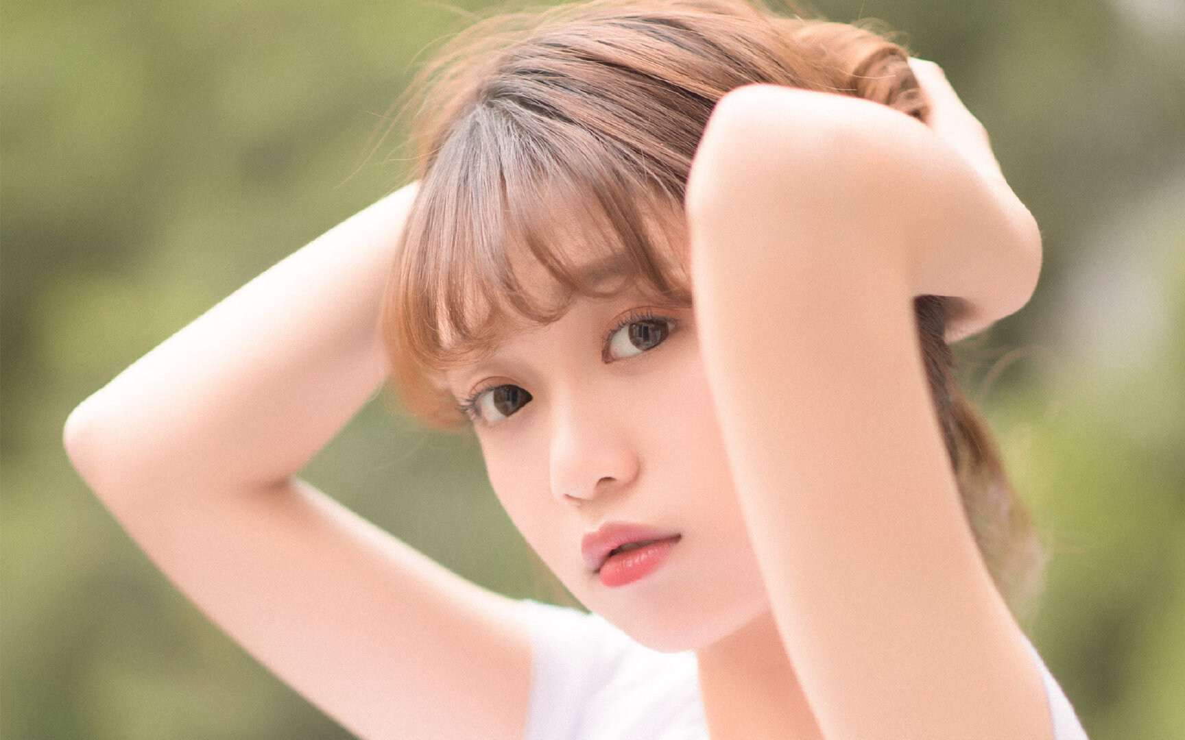 爱游戏 电竞-李恩：凭借出色的视野和精准传球，他提升了全黑队进攻效率，李恩壁因一件球衣爆红