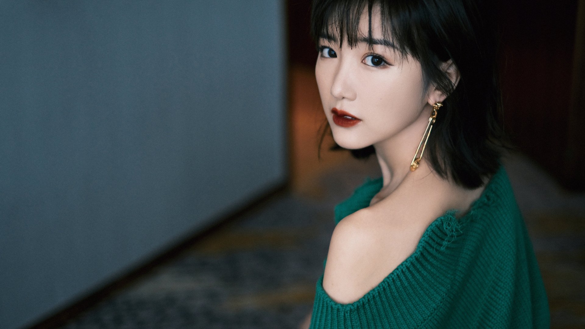 爱游戏登录入口-英超终极冲刺：强敌环伺，拼搏到底！，英超传统强队